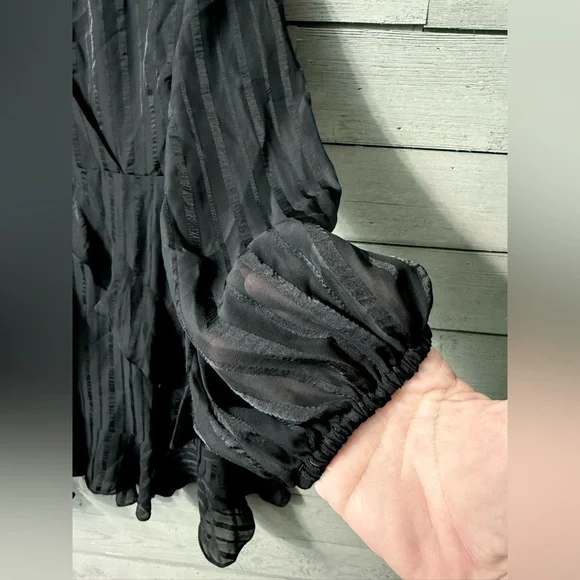 ASTR the Label Black Striped Satiny Silk Long Sleeve Ruffle Mini Dress Sz M - Picture 2 of 9